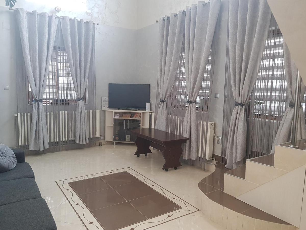 ホテル Casa Delia Călimăneşti エクステリア 写真